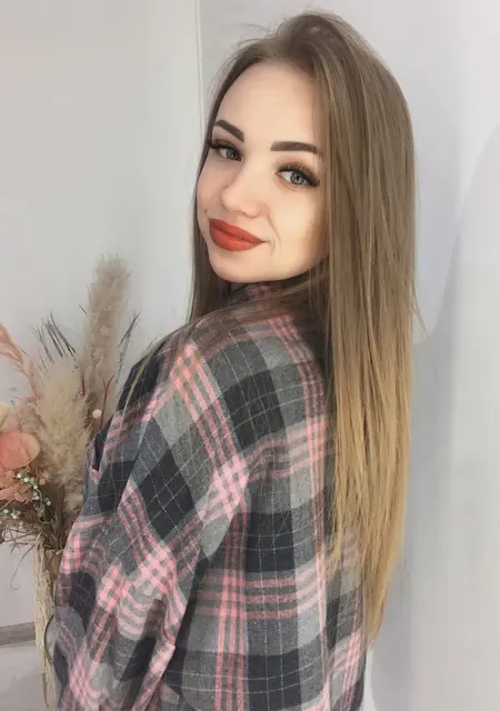 Я Азалия, 23, знакомлюсь для приятного времяпровождения в Ульяновске
