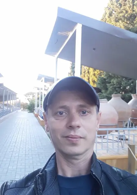 Я Вова, 45, из Севастополя, ищу знакомства без обязательств