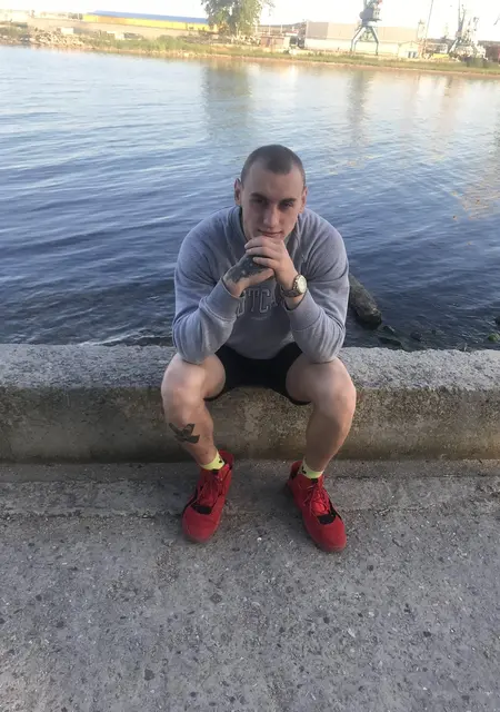 Я Germs, 26, из Керчи, ищу знакомства без обязательств