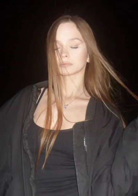 Я Вика, 18, из Симферополя, ищу знакомство для совместных путешествий