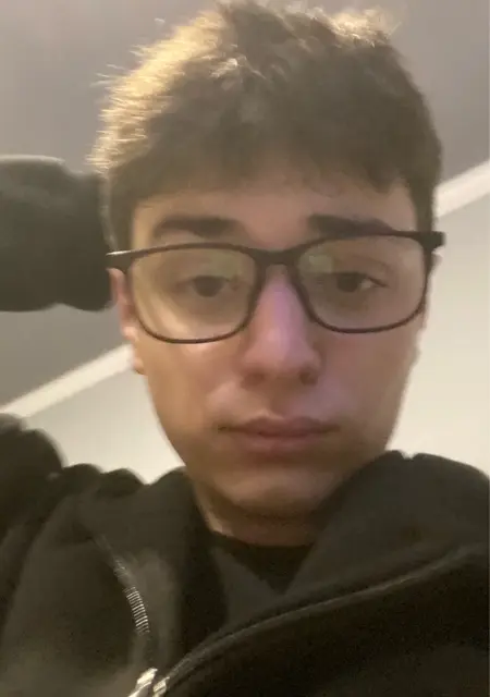 Леон из Владикавказа, мне 18, познакомлюсь на одну ночь