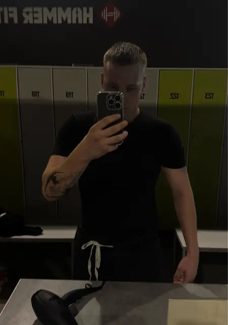 Я Илья, 20, знакомлюсь для постоянных отношений в Новосибирске