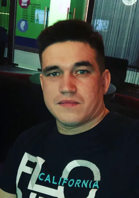 Я Иван, 29, знакомлюсь для приятного времяпровождения в Звенигове