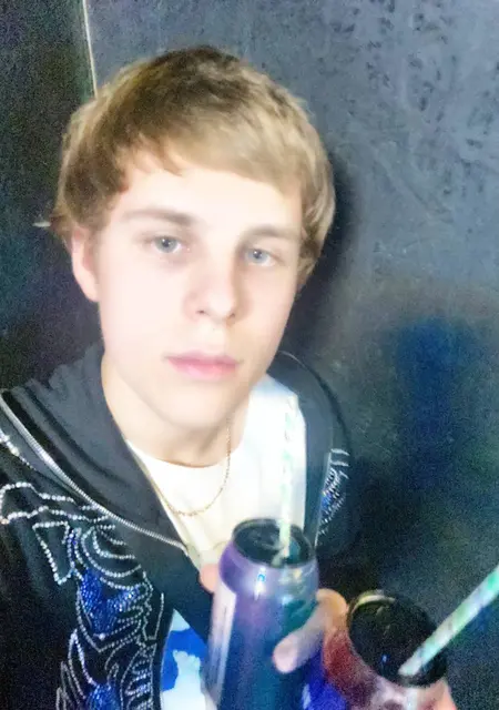 Я Андрей, 20, знакомлюсь на одну ночь в Перми