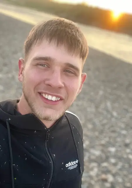 Данил из Нерюнгри, ищу на сайте знакомства на одну ночь