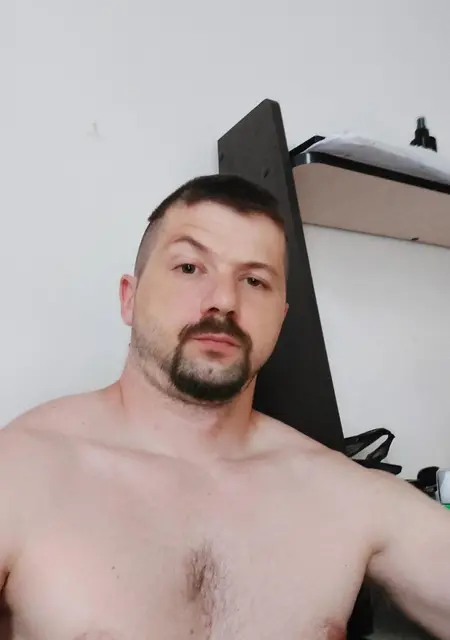 Роман из Климовска, мне 37, познакомлюсь без обязательств