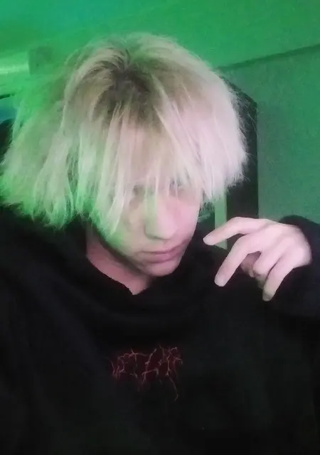 Я Максим, 20, из Волгограда, ищу знакомство для постоянных отношений