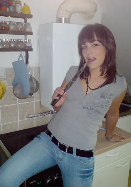 Я Sveta, 33, из Астрахани, ищу знакомство для дружбы