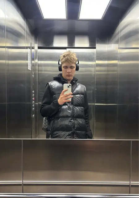 Захар из Горячего Ключа, мне 18, познакомлюсь на одну ночь