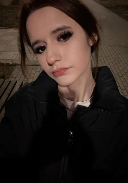 Лия из Архангельска, мне 19, познакомлюсь для вирта