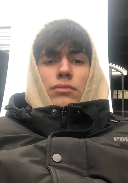 Mi-Ha из Воронежа, мне 18, познакомлюсь на одну ночь