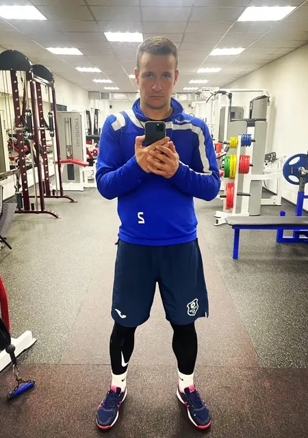 Дмитрий из Оленегорска, мне 35, познакомлюсь на одну ночь