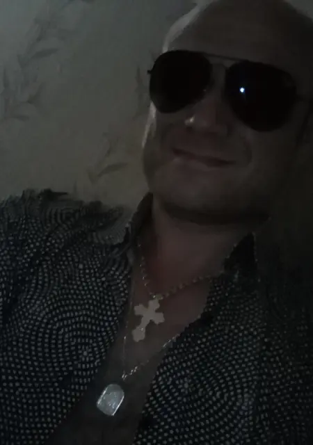 Павел из Александрова, мне 42, познакомлюсь на одну ночь