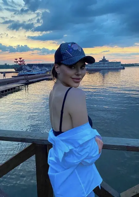 Алина из Саратова, ищу на сайте вирта