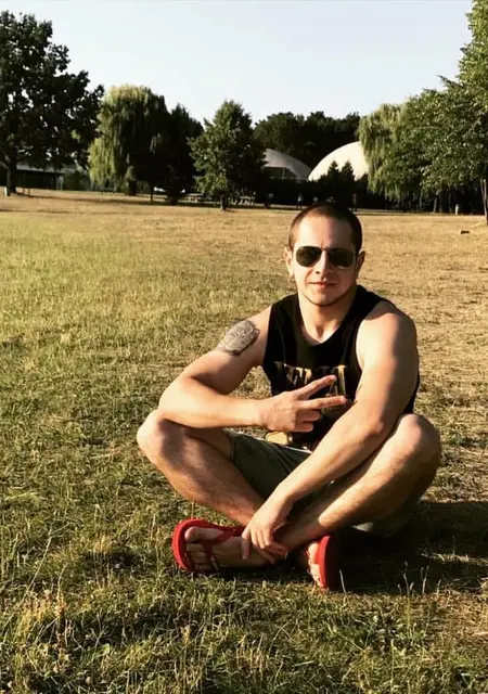 Я Коля, 28, знакомлюсь на одну ночь в Ейске