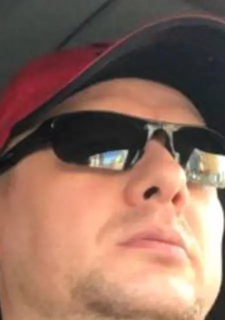 Я Влад, 48, знакомлюсь без обязательств в Твери