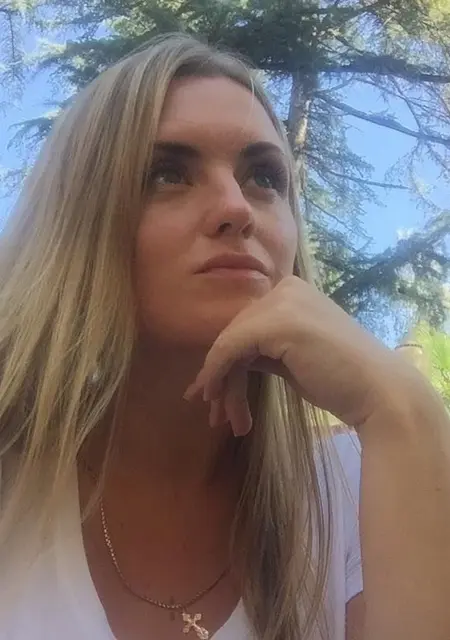 Маришка из Каменска-Уральского, мне 40, познакомлюсь без обязательств