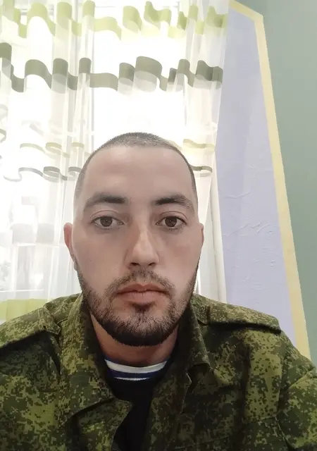 Павел из Евпатории, мне 28, познакомлюсь без обязательств