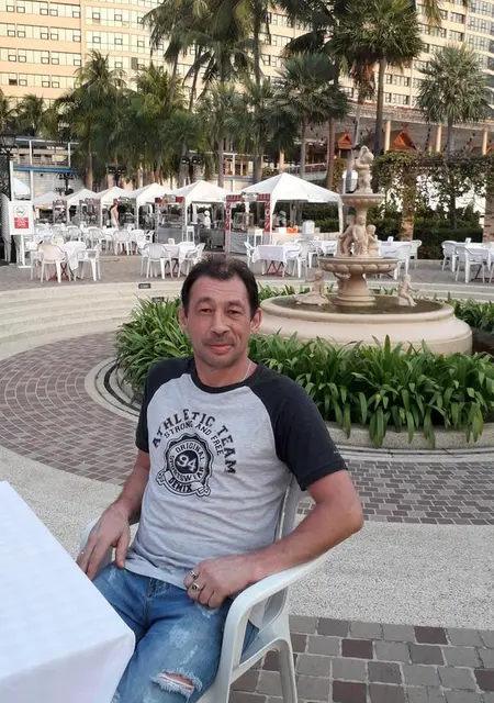 Я Влад, 58, знакомлюсь для постоянных отношений в Казани