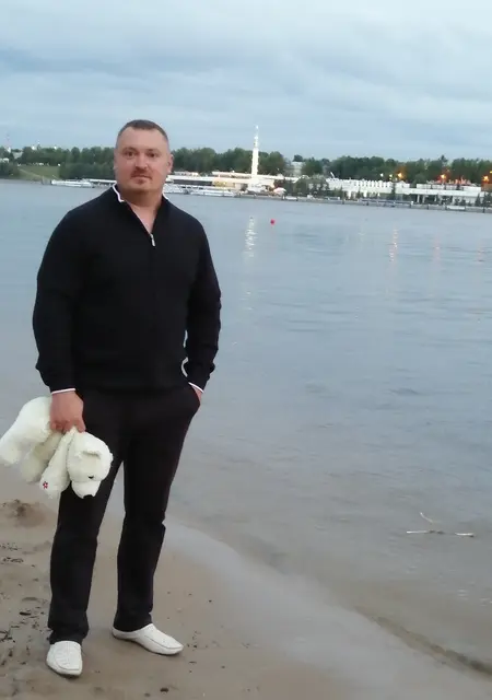 Денис из Вологды, мне 45, познакомлюсь без обязательств