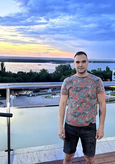 Ахилес из Самары, ищу на сайте знакомства на одну ночь