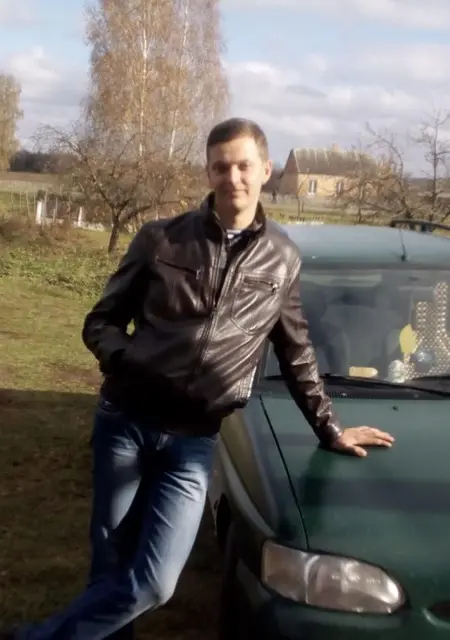 Денис из Лунинца, мне 29, познакомлюсь для дружбы