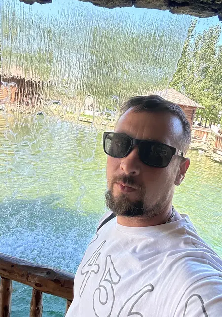 Я Станислав, 37, из Туапсе, ищу знакомства на одну ночь