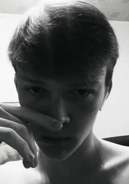 Я Максим, 21, из Мурманска, ищу знакомство для общения