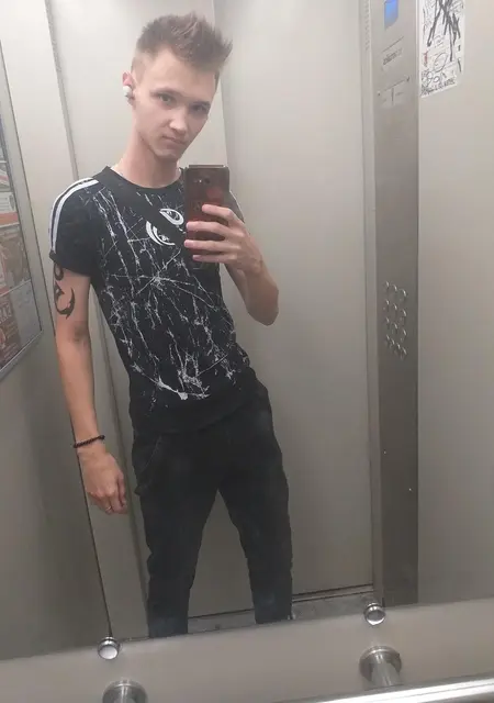 Неон из Обнинска, ищу на сайте постоянные отношения