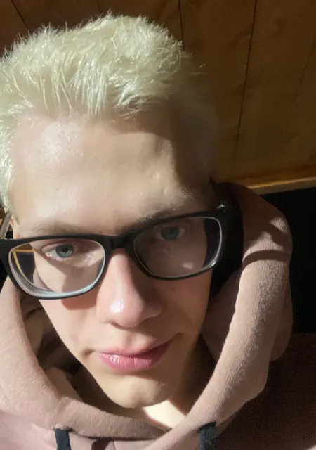 Илья из Салехарда, мне 24, познакомлюсь без обязательств