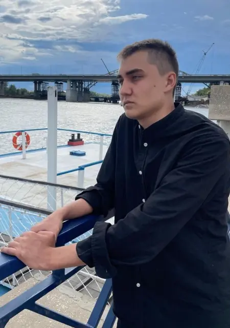 Я Ромео, 20, из Уфы, ищу знакомства без обязательств