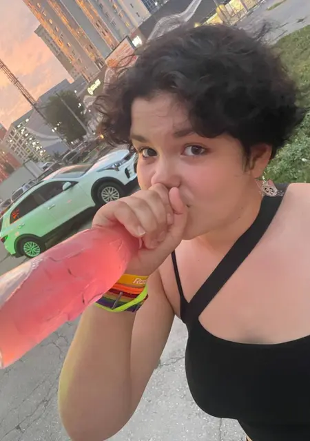 Соня из Энгельса, мне 18, познакомлюсь для дружбы