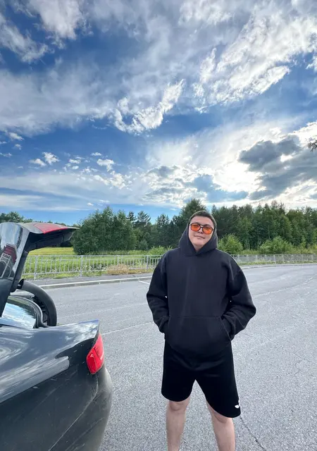 Я Алексей, 24, из Острова, ищу знакомства без обязательств