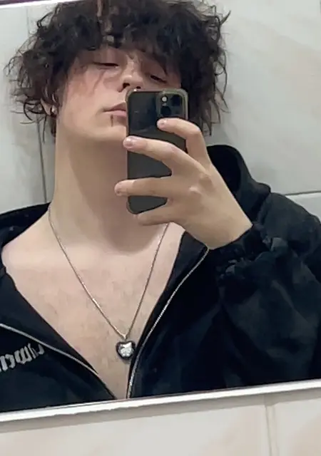 Я Александр, 18, знакомлюсь без обязательств в Барнауле