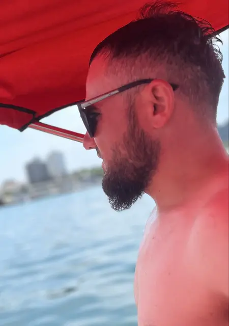 Я Актам, 30, знакомлюсь для открытые отношения в Санкт-Петербурге