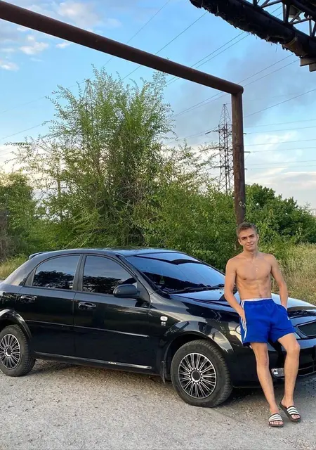 Артём из Орла, мне 21, познакомлюсь для вирта