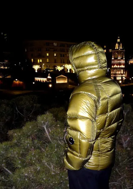 Я Роман, 21, из Москвы, ищу знакомство для приятного времяпровождения