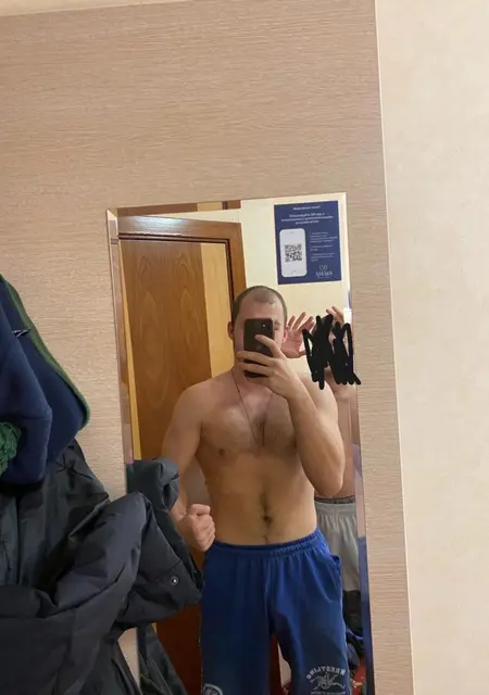 Я Серёжа, 22, из Новомосковска, ищу знакомства без обязательств