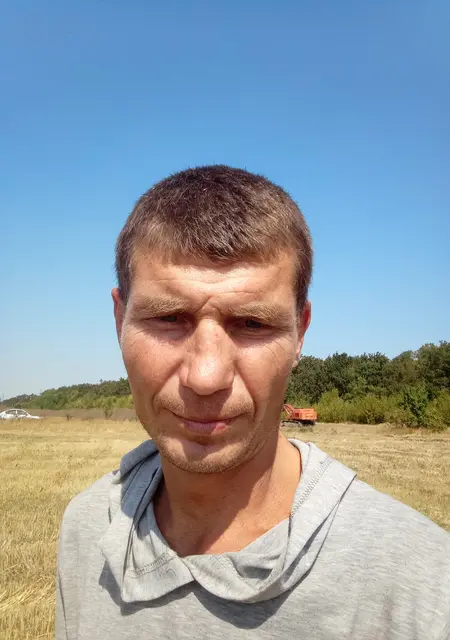 Я Максим, 45, из Краснодара, ищу знакомства на одну ночь