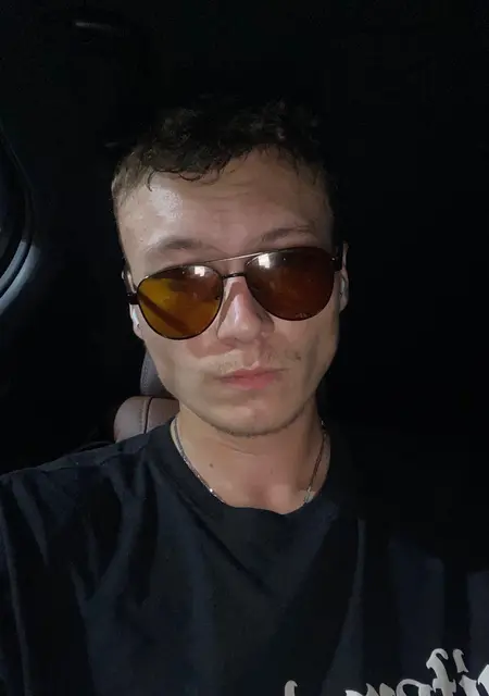 Алексей из Кяхты, мне 22, познакомлюсь для общения