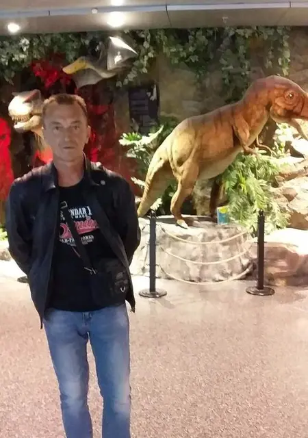 Дмитрий из Лобни, мне 54, познакомлюсь на одну ночь