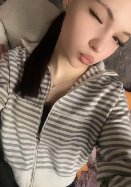 Катерина из Тюмени, мне 18, познакомлюсь для открытые отношения