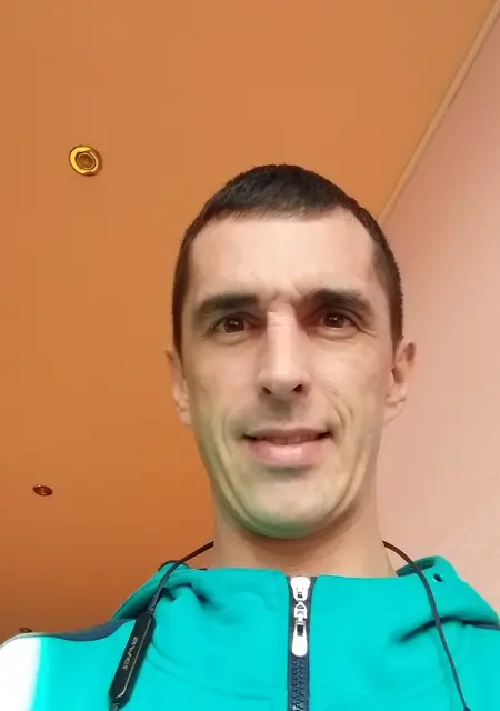 Артём из Уссурийска, мне 42, познакомлюсь для дружбы