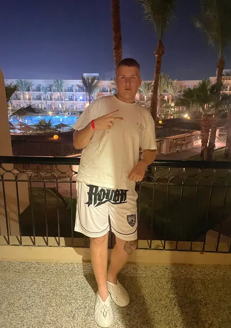 Matvey из Смоленска, ищу на сайте знакомства на одну ночь