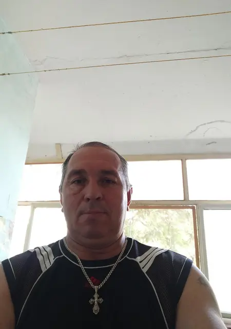 Я Рома, 55, из Керчи, ищу знакомства без обязательств