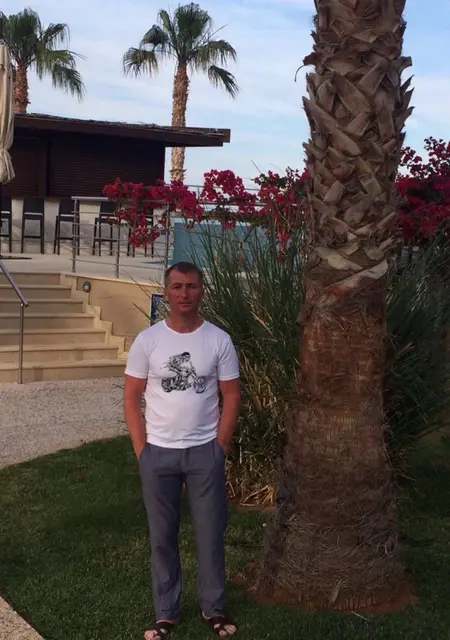 Я Эдуард, 53, знакомлюсь без обязательств в Санкт-Петербурге