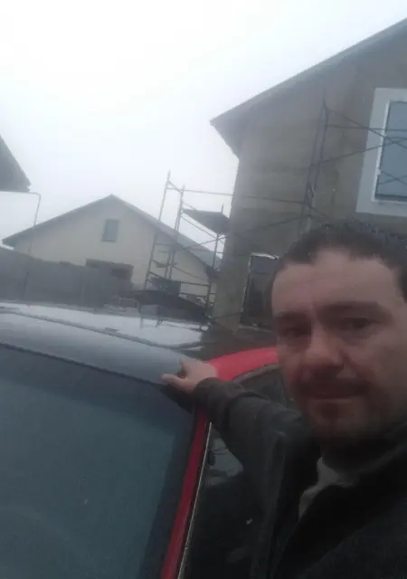 Я Саша, 40, из Одессы, ищу знакомства без обязательств