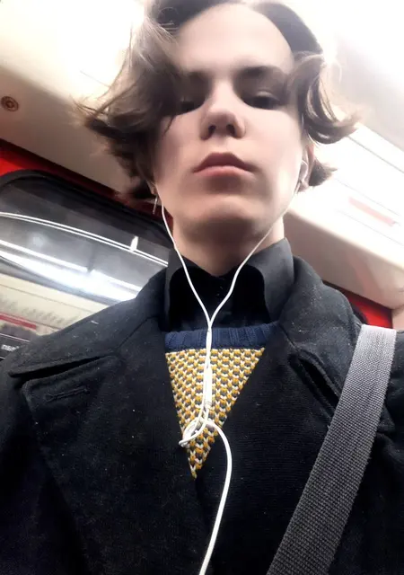 Я Андрей, 19, знакомлюсь на одну ночь в Смоленске