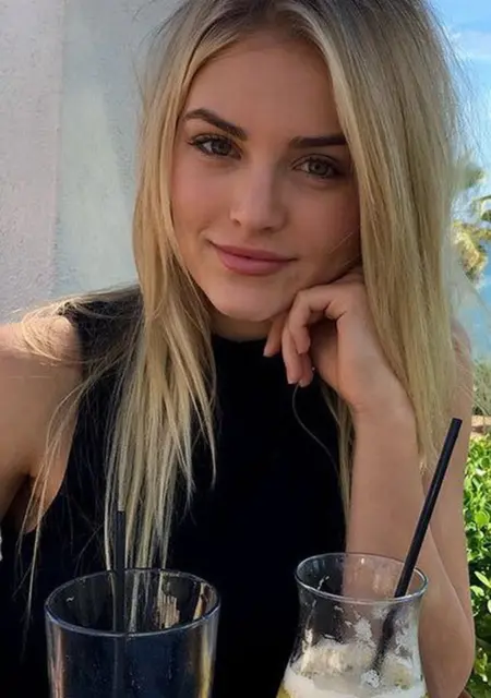 Елена из Саратова, мне 29, познакомлюсь для общения