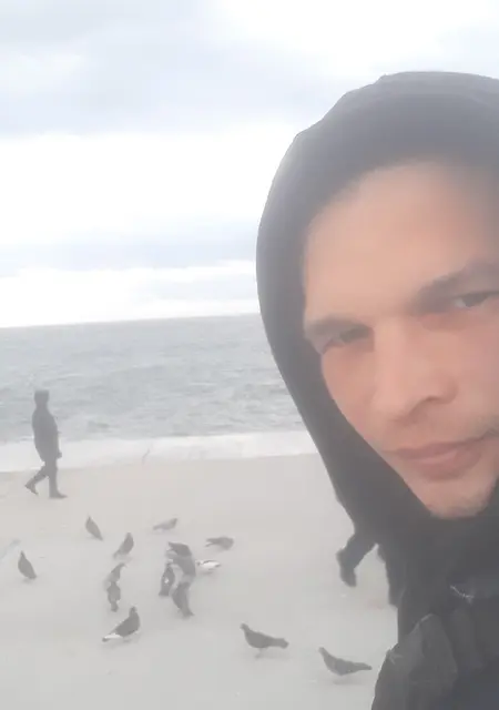 Эдвард из Керчи, ищу на сайте знакомства на одну ночь